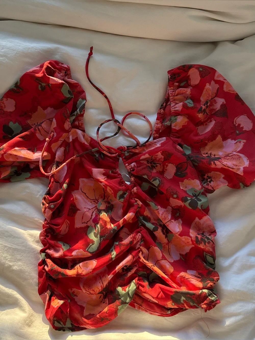 H&M FLORAL PUFF SLEEVE LACE UP CROP TOP
